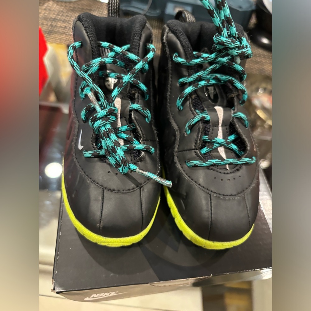 Nike foamposite Size 9c